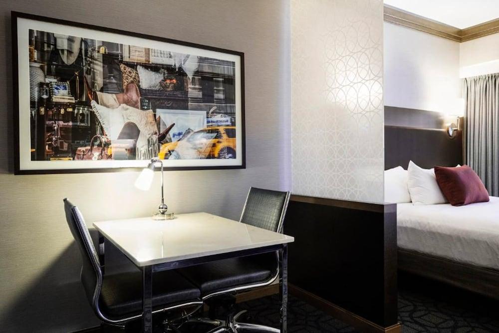 Hilton Club New York Hotel Exterior photo