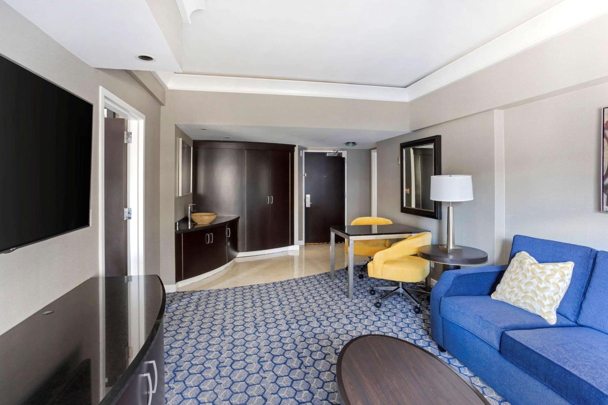 Hilton Club New York Hotel Exterior photo